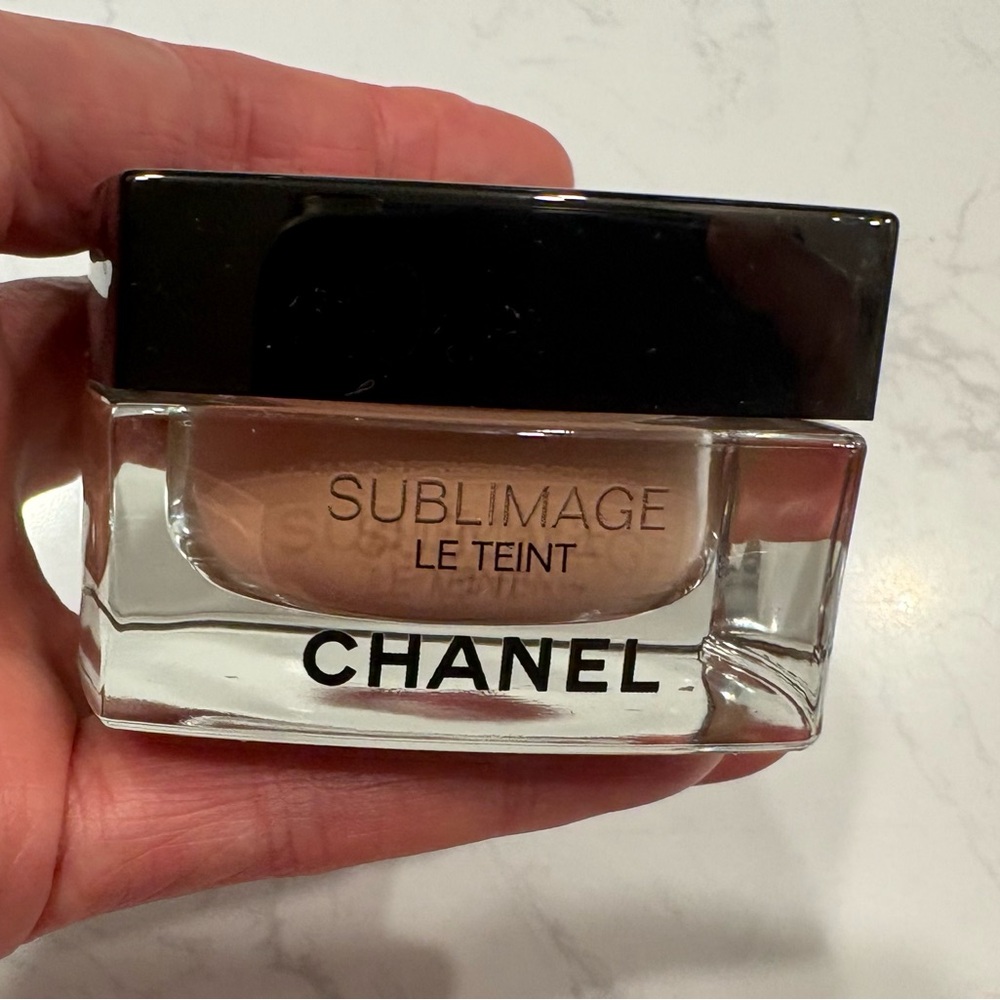 CHANEL Sublimage Le Teint Foundation - Tan